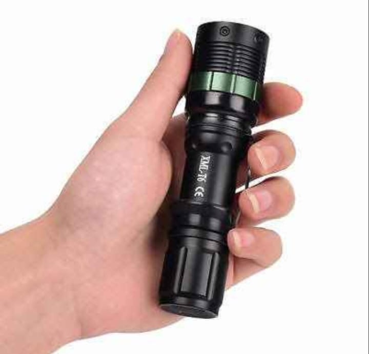 Linterna recargable con cono vial
